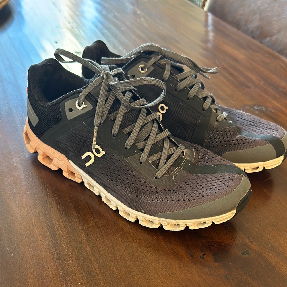 On Running womens Black Athletic Shoes